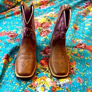 Brand new children’s Ariat boots! Perfect condition!!